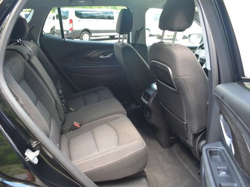 Used 2024 GMC Terrain SLE AWD/4WD image 19