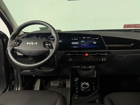 Used 2025 Kia Niro Wind w/ Wind Preserve Package FWD image 14
