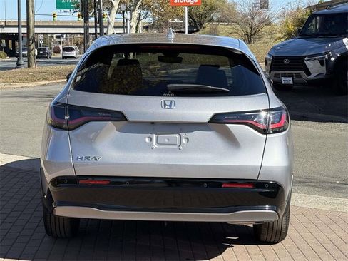 Used 2023 Honda HR-V EX-L image 5