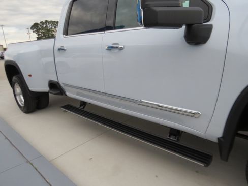 New 2026 Chevrolet Silverado 3500 High Country w/ High Country Premium Package AWD/4WD image 13