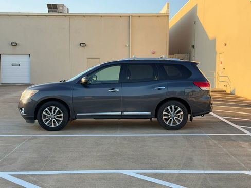 Used 2014 Nissan Pathfinder SL FWD image 4