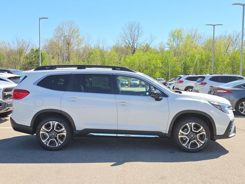 New 2026 Subaru Ascent Limited image 2
