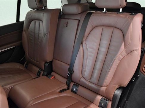 Used 2021 BMW X7 xDrive40i w/ Parking Assistance Package image 10