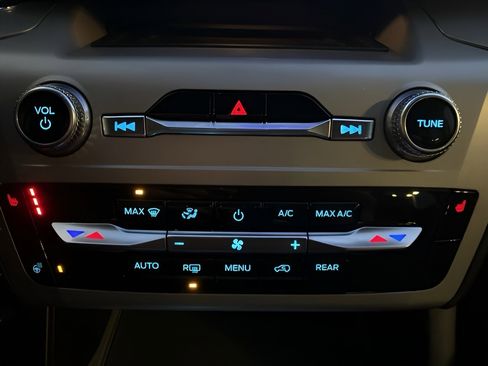 Certified 2023 Ford Explorer XLT w/ Equipment Group 202A image 21