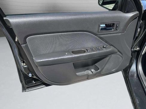 Used 2010 Ford Fusion SE image 32