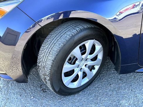 Used 2023 Toyota Corolla LE image 23