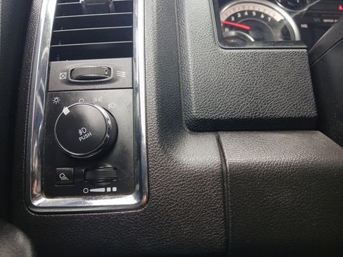 Used 2014 RAM 1500 Laramie w/ Convenience Group image 20