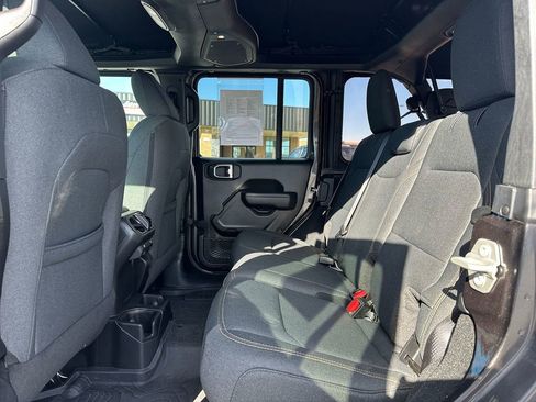 Used 2024 Jeep Wrangler Sport S image 10