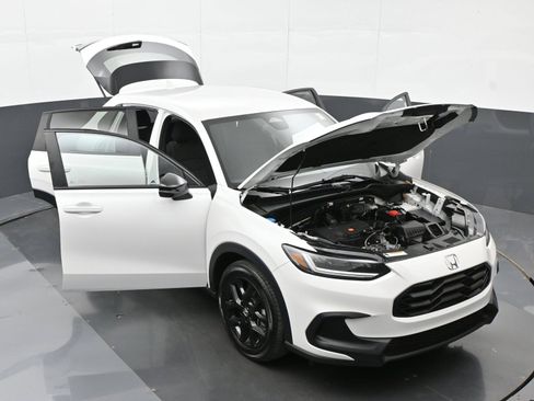 Used 2025 Honda HR-V Sport image 45
