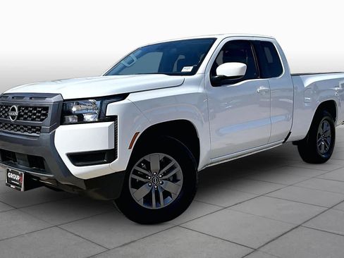 Certified 2025 Nissan Frontier SV RWD image 2