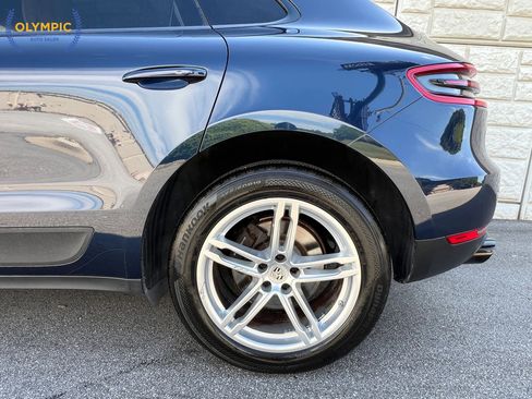 Used 2017 Porsche Macan AWD/4WD image 10