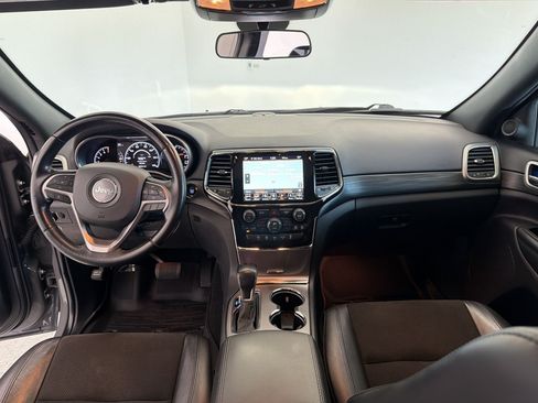 Used 2021 Jeep Grand Cherokee Laredo X AWD/4WD image 17