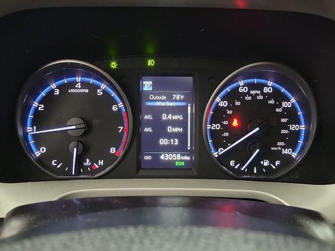 Used 2018 Toyota RAV4 XLE image 15