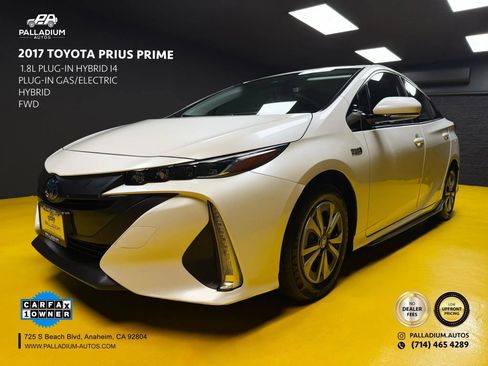 Used 2017 Toyota Prius Prime Premium w/ Preferred Accessory Package image 1