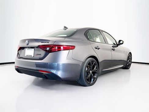 Used 2020 Alfa Romeo Giulia w/ Nero Edizione RWD image 24