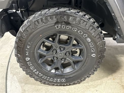 Used 2024 Jeep Gladiator Sport image 25