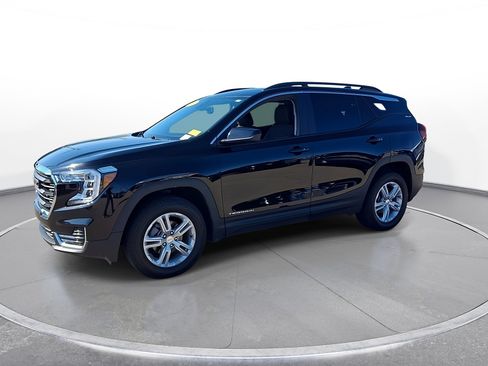 Used 2023 GMC Terrain SLE w/ Driver Convenience Package AWD/4WD image 4