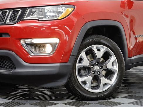 Used 2019 Jeep Compass Limited image 3