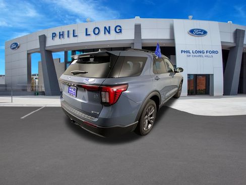 Certified 2025 Ford Explorer Active w/ Active Comfort Package AWD/4WD image 5