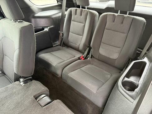 Used 2016 Ford Explorer XLT AWD/4WD image 14
