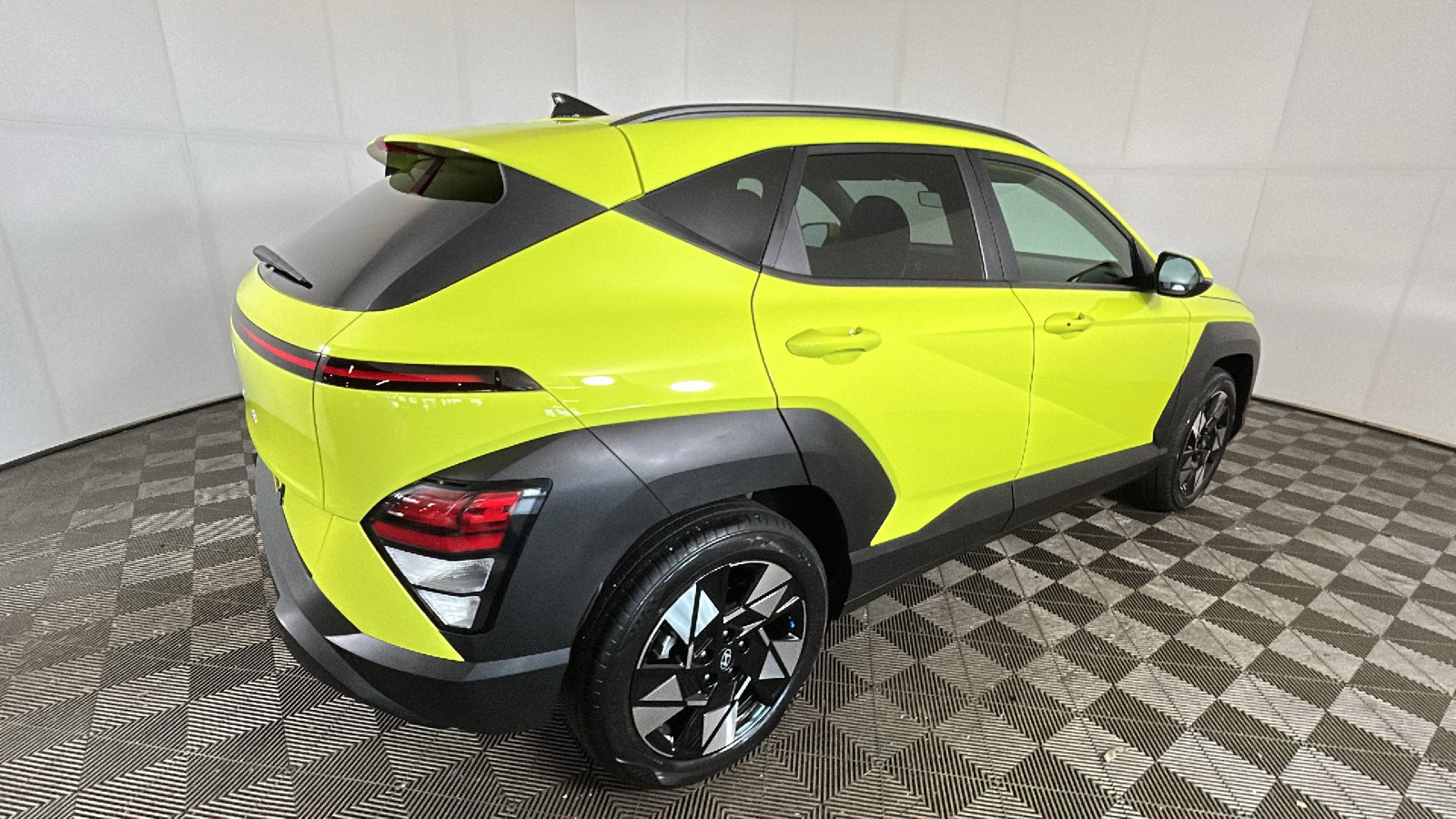 Used 2024 Hyundai Kona SEL FWD image 3