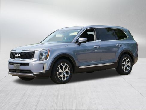 Used 2022 Kia Telluride EX AWD/4WD image 3
