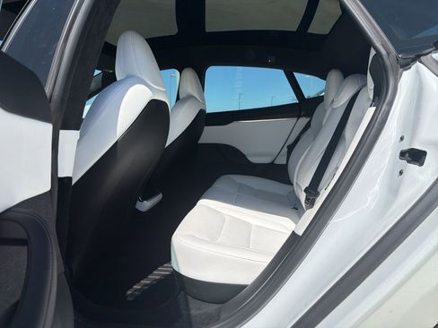 Used 2023 Tesla Model S image 19