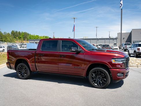 Used 2025 RAM 1500 Limited AWD/4WD image 12