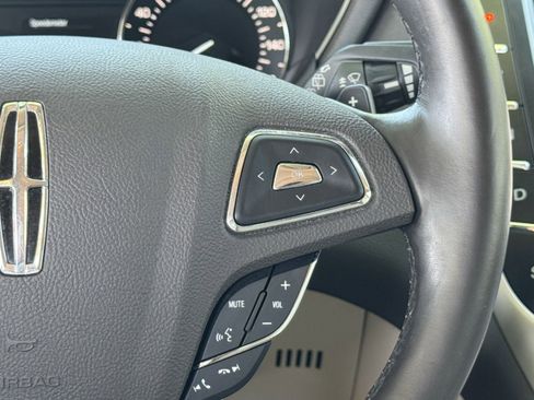 Used 2018 Lincoln MKC Select w/ Select Plus Package image 22