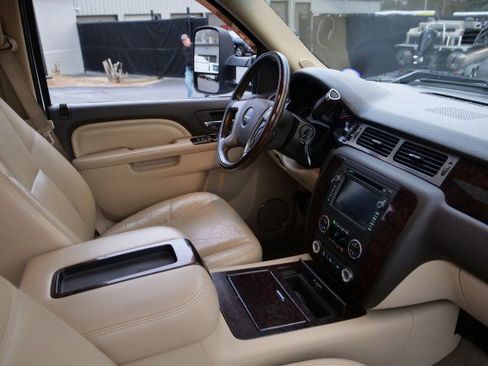 Used 2011 GMC Sierra 3500 Denali image 38