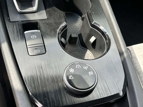 Used 2023 Nissan Rogue SV image 13