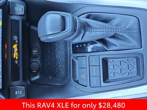 Used 2024 Toyota RAV4 XLE FWD image 20