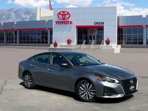 Used 2024 Nissan Altima 2.5 SV AWD/4WD image 1