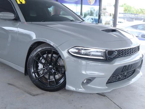 Used 2019 Dodge Charger Scat Pack w/ Daytona Edition Group RWD image 2