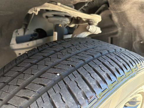 Used 2023 Jeep Grand Cherokee L Laredo AWD/4WD image 13