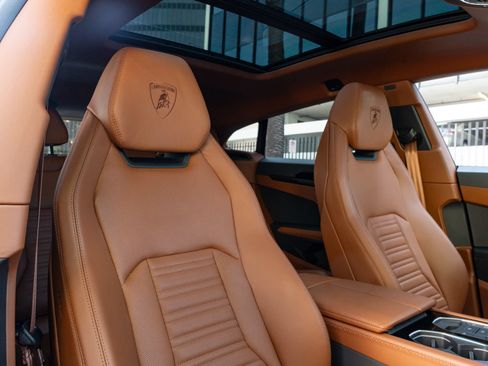 Used 2026 Lamborghini Urus SE AWD/4WD image 33