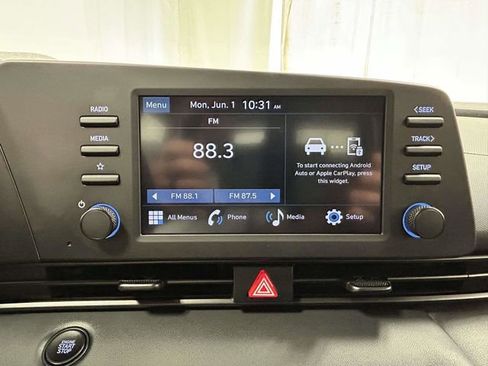 Certified 2025 Hyundai Elantra Sport FWD image 14