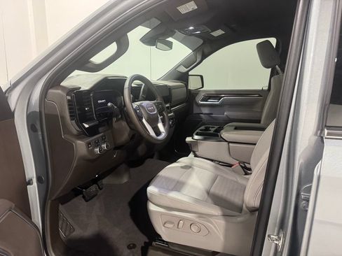 Used 2025 GMC Sierra 1500 SLE AWD/4WD image 17