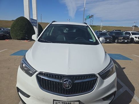 Used 2021 Buick Encore Preferred image 6