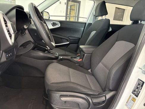 Used 2023 Kia Soul LX w/ Option Group 015 image 7