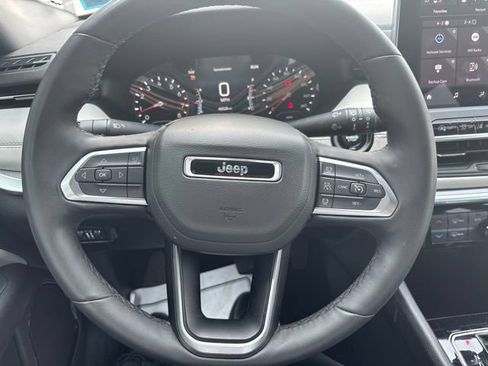 Used 2025 Jeep Compass Limited AWD/4WD image 11