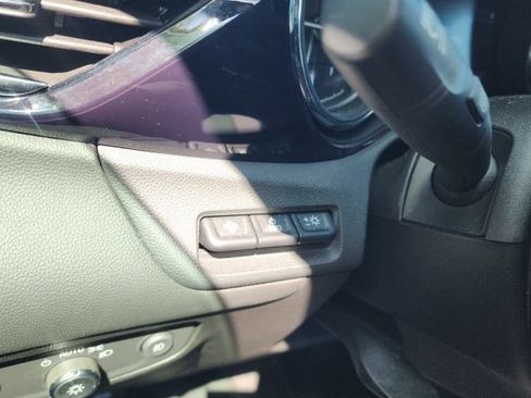 Used 2022 Buick Encore GX Select w/ Advanced Technology Package FWD image 22