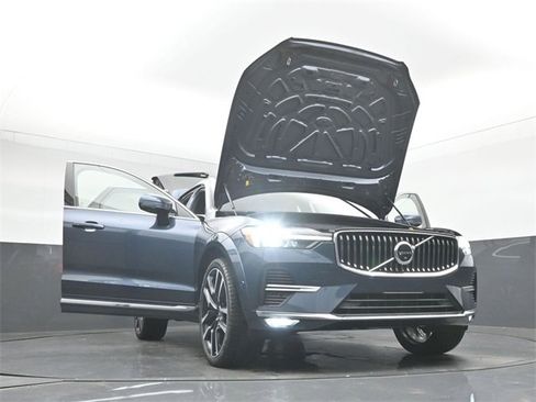 Used 2023 Volvo XC60 B5 Ultimate w/ Protection Package Premier image 55