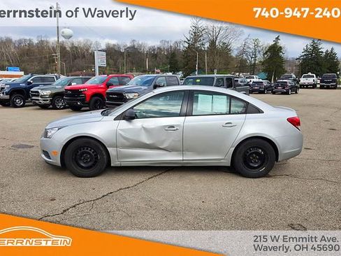 Used 2013 Chevrolet Cruze LS image 5