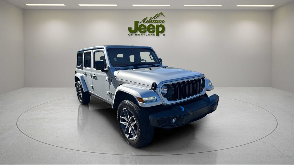 Used 2024 Jeep Wrangler Unlimited w/ Convenience Group AWD/4WD image 3