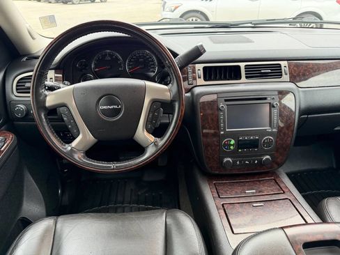 Used 2014 GMC Yukon XL Denali image 13