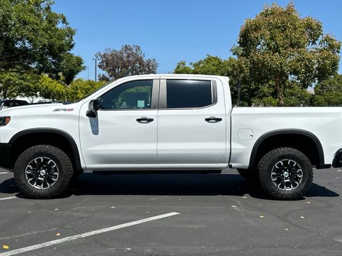 Used 2025 Chevrolet Silverado 1500 ZR2 w/ Technology Package image 7