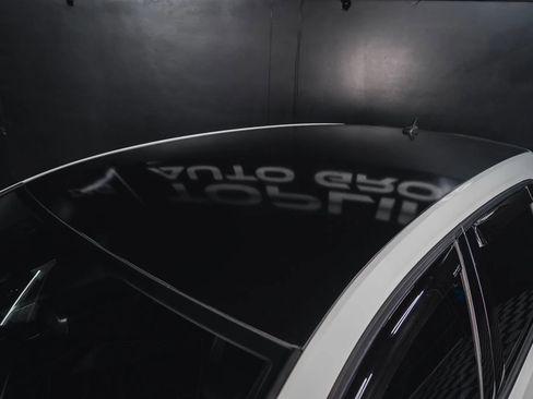 Used 2018 Volkswagen Golf R 4-Door image 12