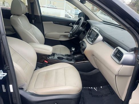 Used 2019 Kia Sorento EX w/ EX Touring Package image 7