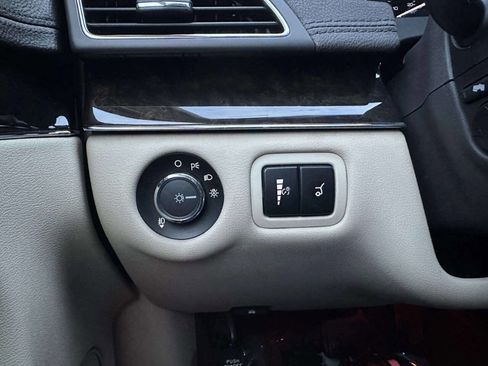 Used 2013 Lincoln MKT EcoBoost AWD 4dr Crossover image 27